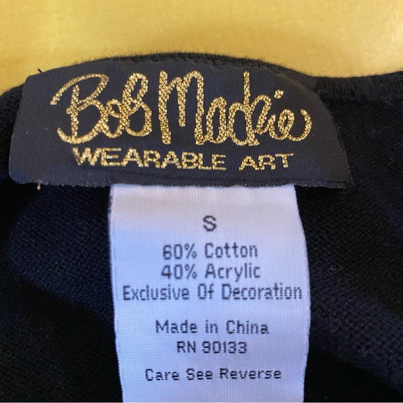 Beautiful Pearl trimmed Bob Mackie Women’s cocktail top - Picture 2 of 8